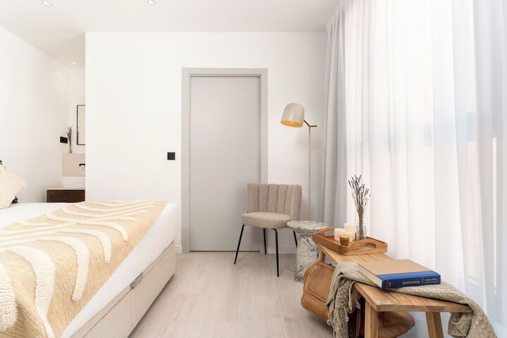 Room 9 of 72