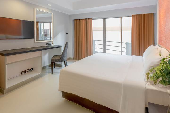 Room 9 of 26