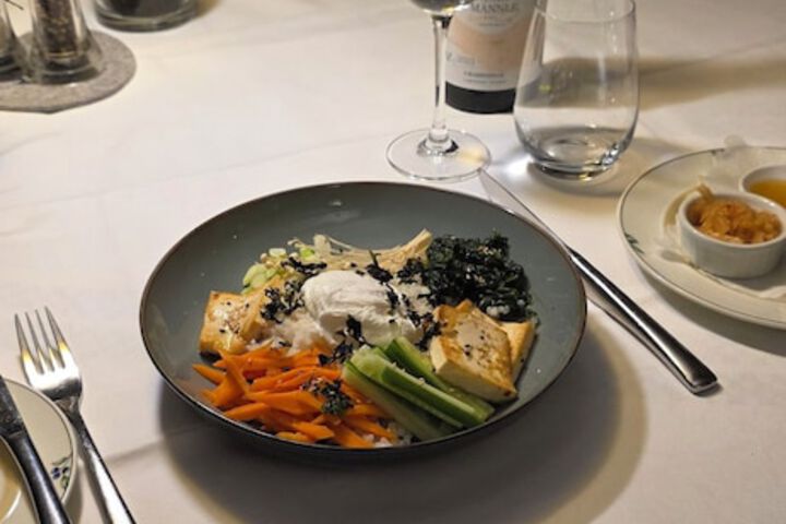 Dining 63 of 76