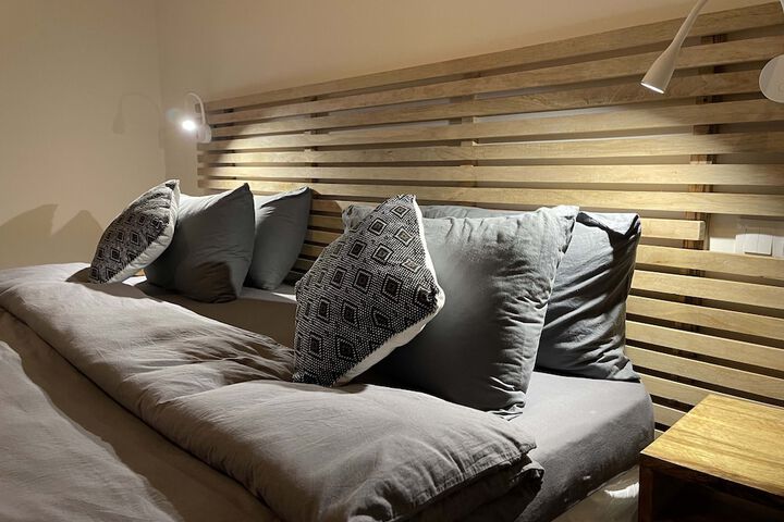 Room 6 of 30