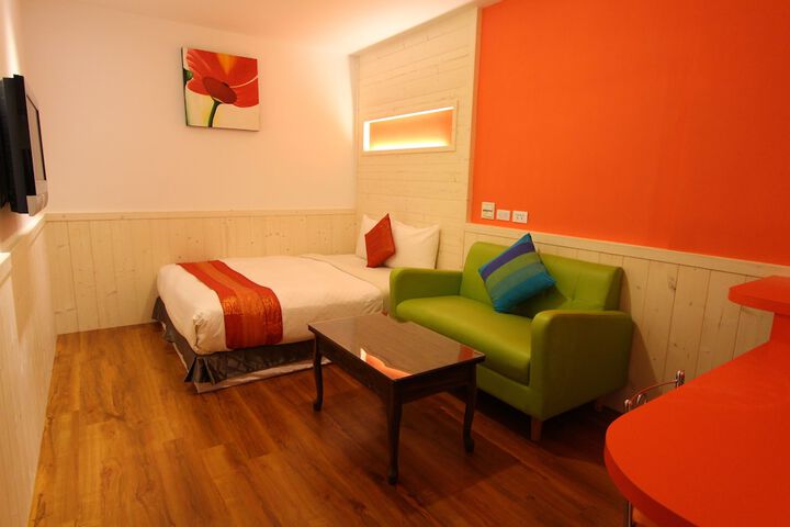 Room 15 of 68