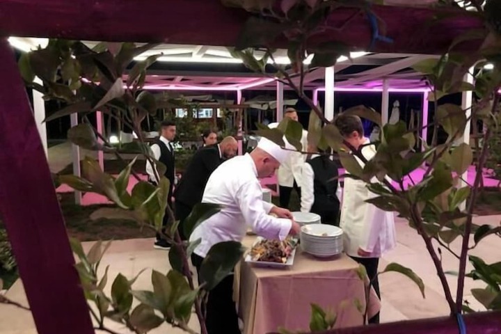 Dining 25 of 64