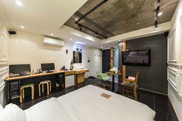 Room 15 of 95