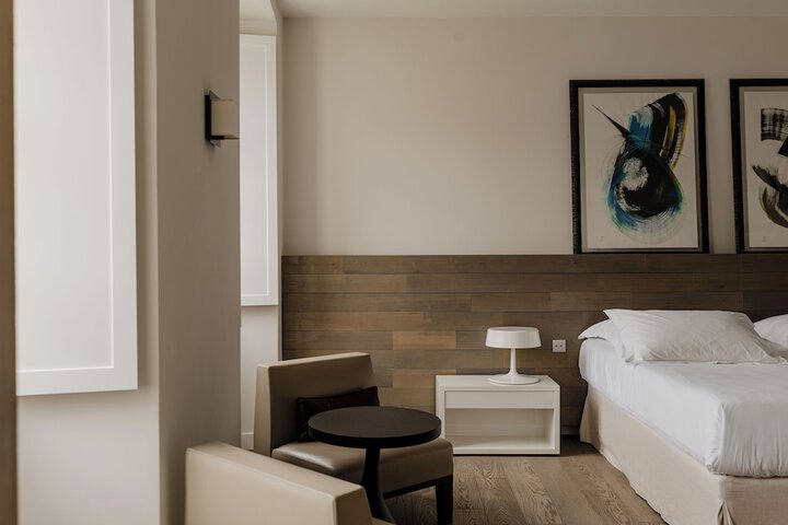 Room 28 of 53