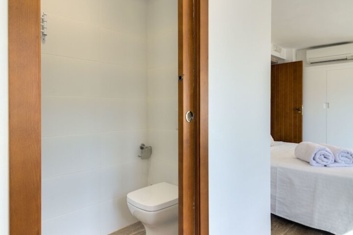 Room 22 of 34