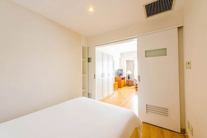 Room 12 of 90