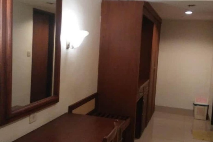 Room 13 of 17