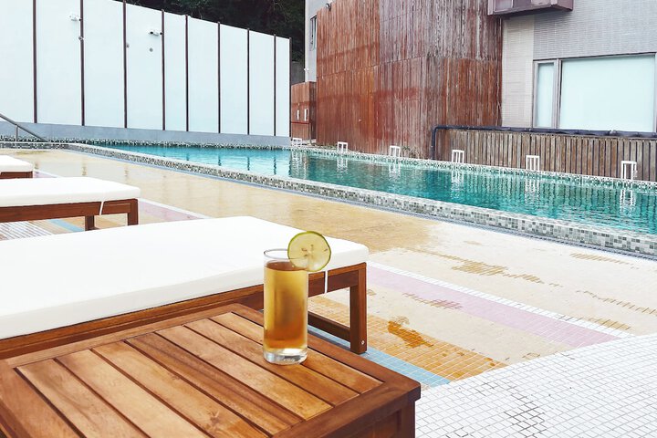 Pool 42 of 100