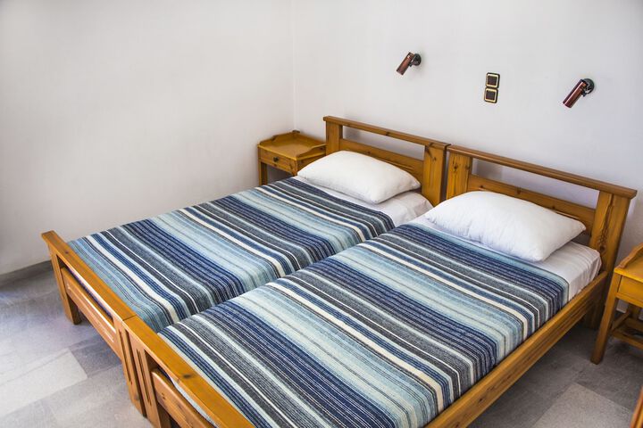 Room 4 of 28