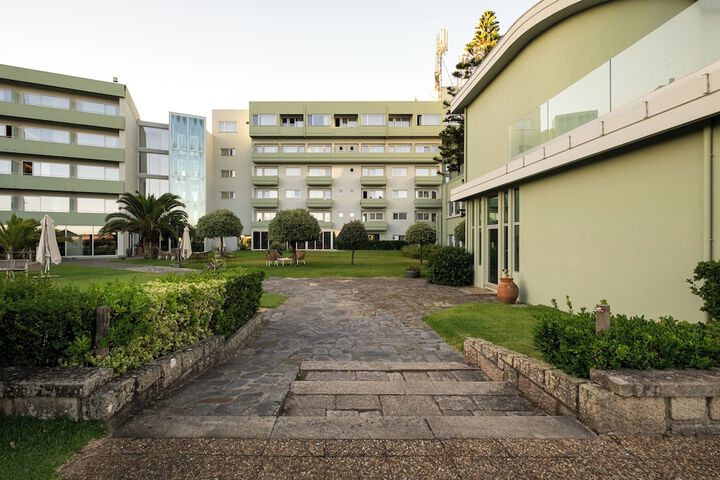 Hotel Exterior 80 of 90