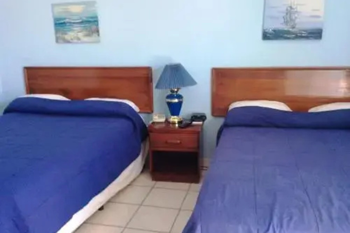 Room 4 of 13