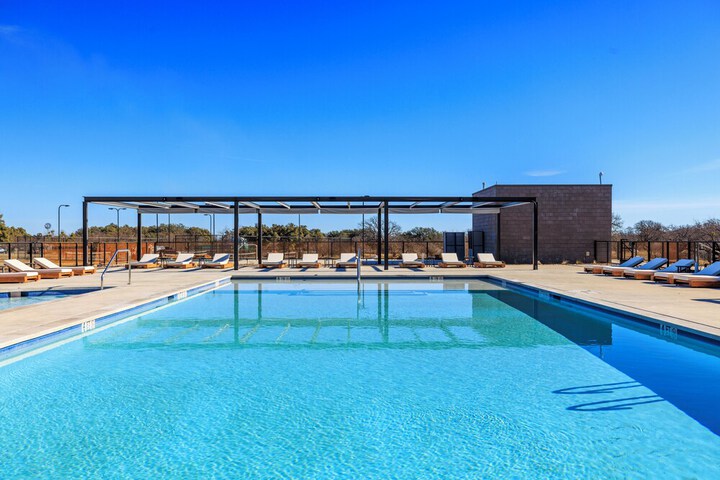 Pool 23 of 30