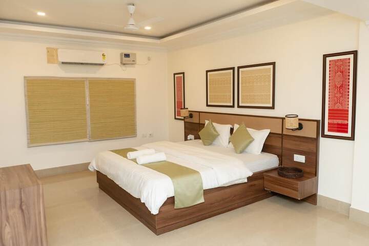 Room 10 of 26