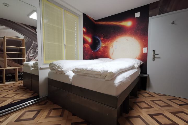 Room 27 of 111