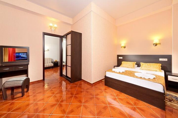Room 46 of 85