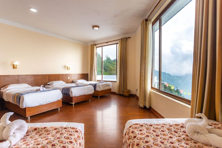 Room 4 of 30