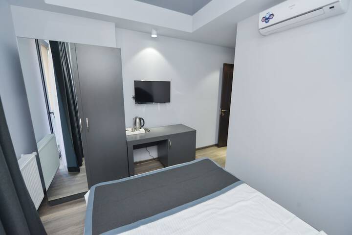 Room 8 of 67