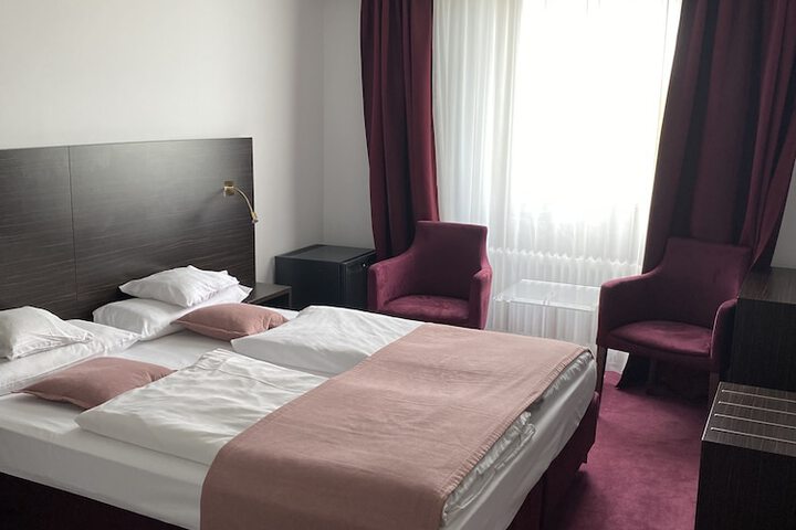 Room 34 of 54