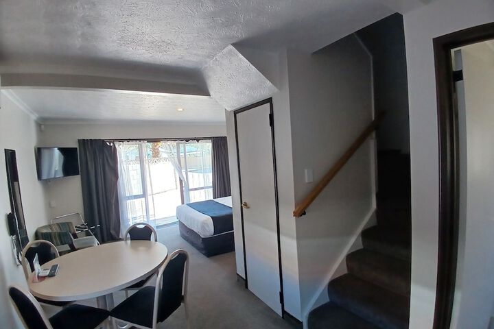 Room 53 of 120