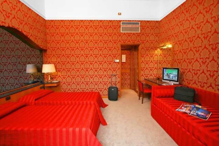 Room 34 of 70