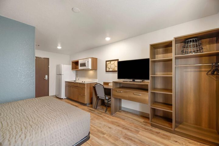 Room 14 of 37