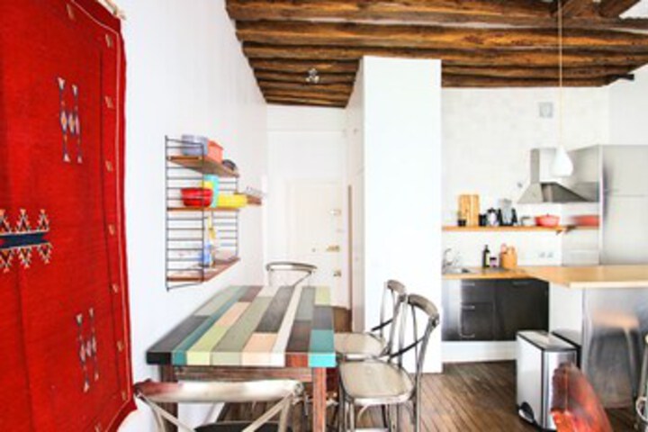 Room 5 of 8