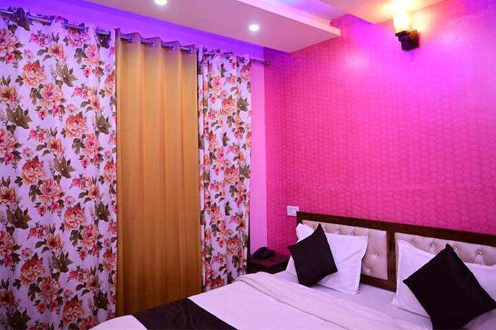 Room 9 of 26