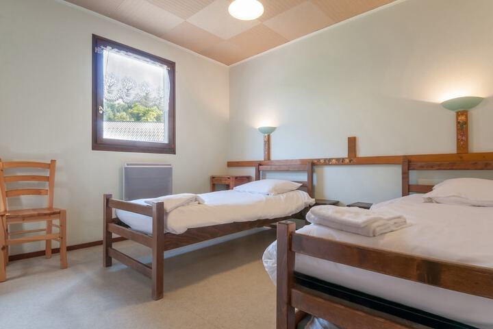 Room 10 of 25