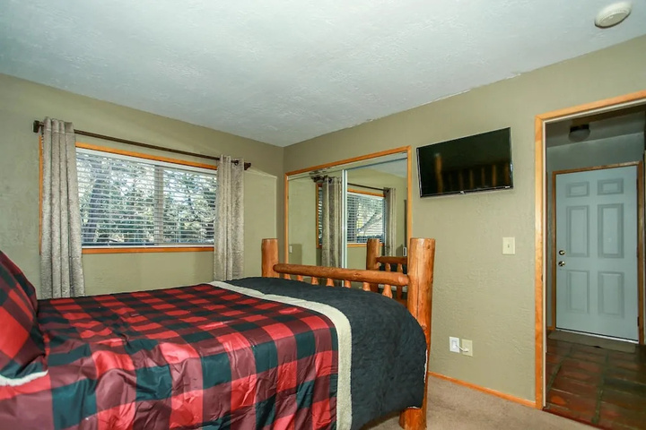 Room 5 of 19