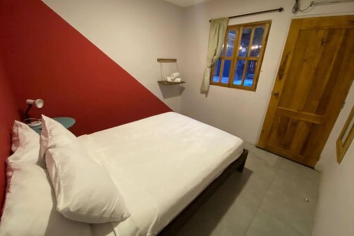 Room 8 of 35