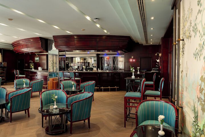 Lounge 61 of 74