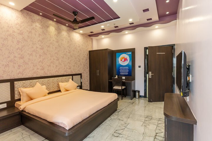 Room 2 of 21