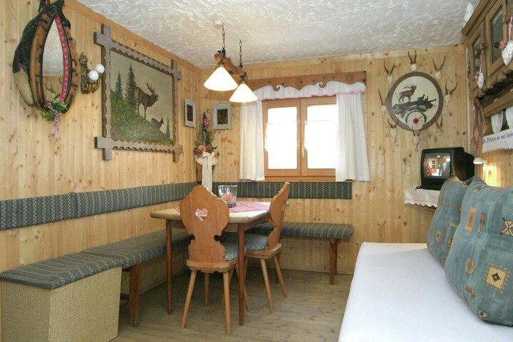 Room 8 of 21