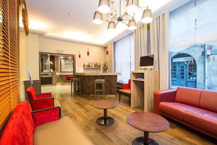 Lounge 45 of 65