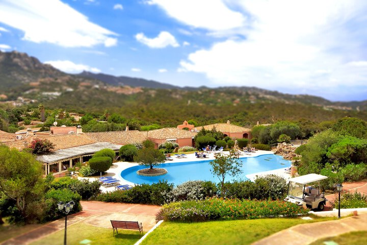 Hotel with Pool