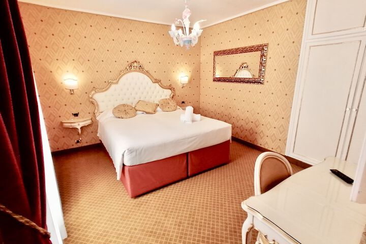 Room 35 of 70
