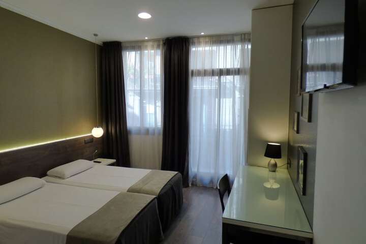 Room 81 of 193