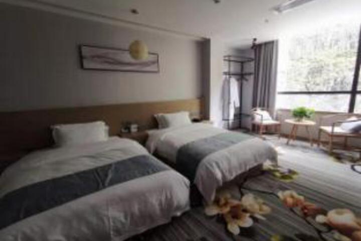 Room 14 of 15