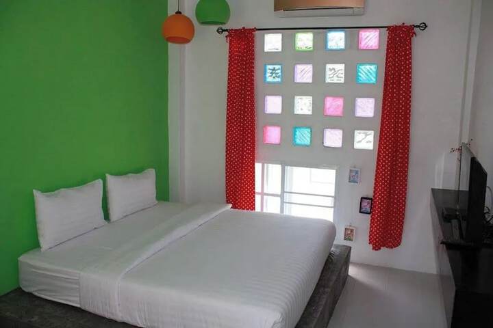 Room 10 of 76