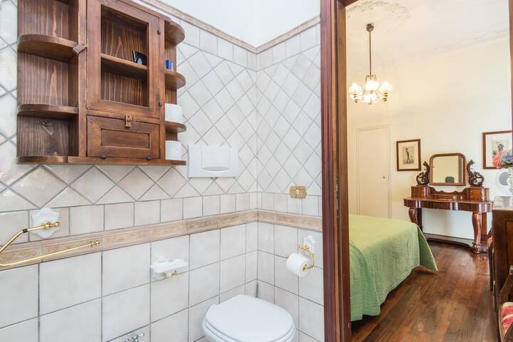 Room 43 of 54