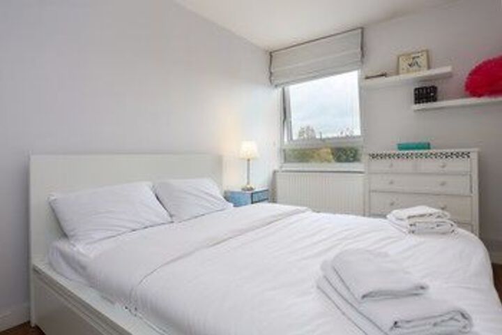Room 16 of 28