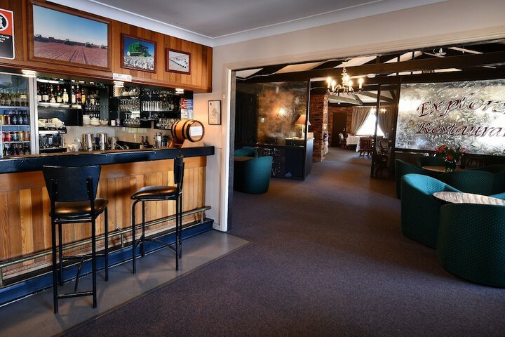 Lounge 39 of 44