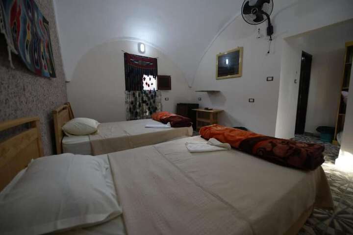 Room 21 of 96