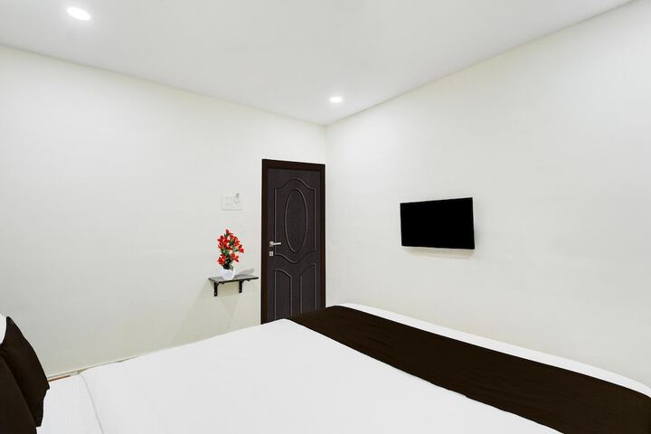 Room 11 of 25