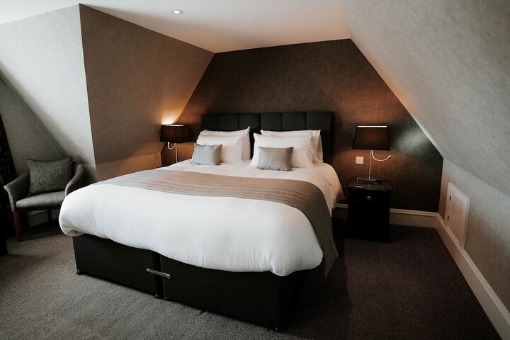 Room 5 of 34