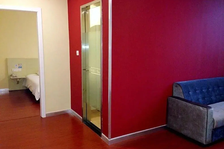 Room 3 of 11