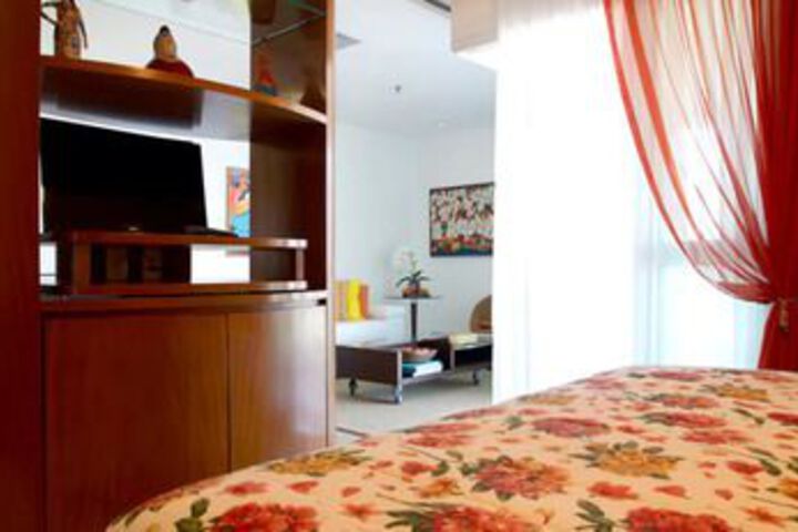Room 11 of 20