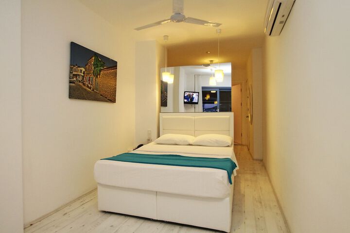 Room 12 of 258
