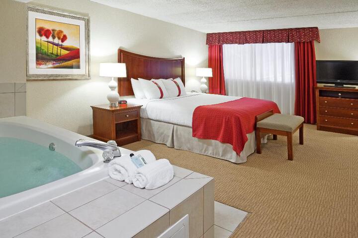 1 King Bed (10 of 10)