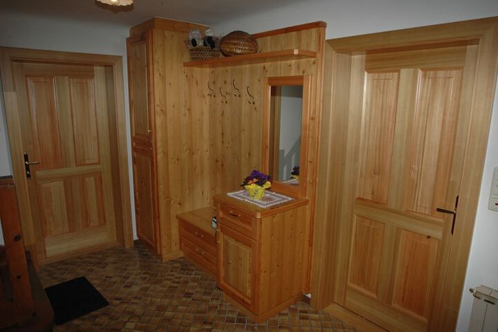 Room 2 of 63